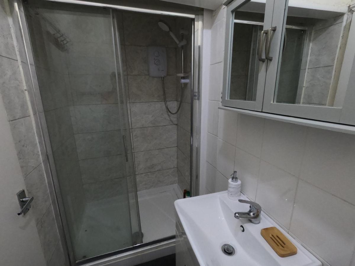 Upton Park - House Apartment London Bagian luar foto