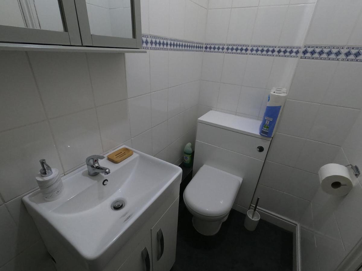 Upton Park - House Apartment London Bagian luar foto